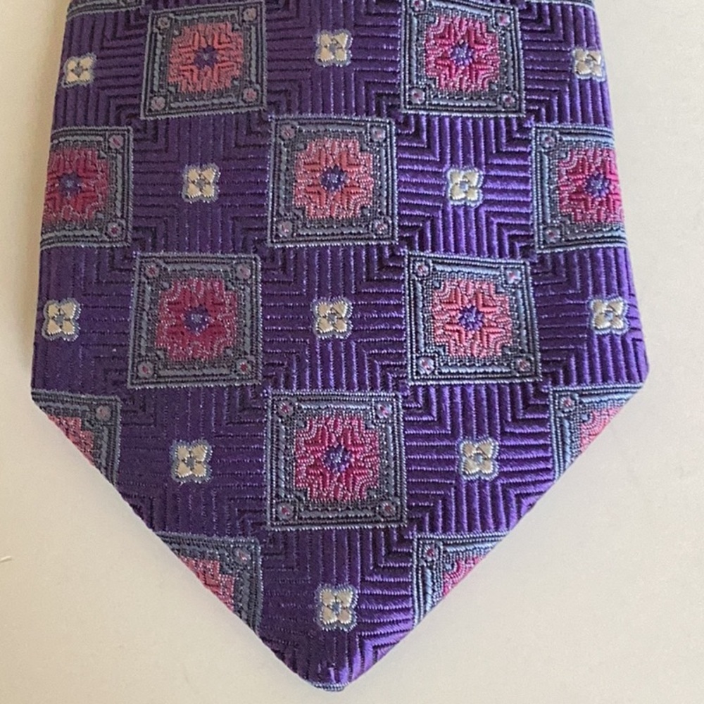 Purple Geometric Patterned 100% Silk Tie